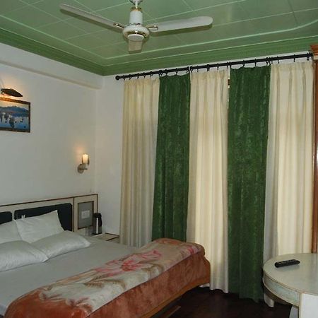 Hotel Dream Palace Масурі Екстер'єр фото